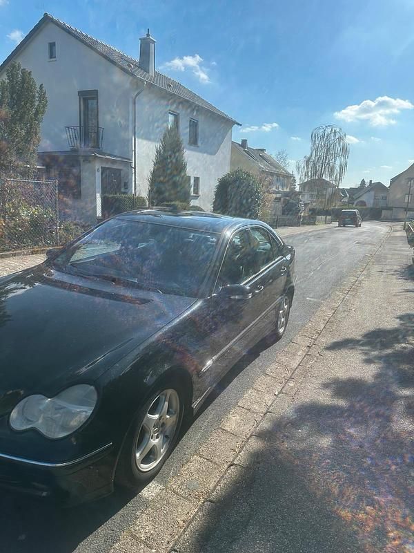 Gebraucht Mercedes C200 163 PS (119 kW) 2001 Schwarz Limousine
