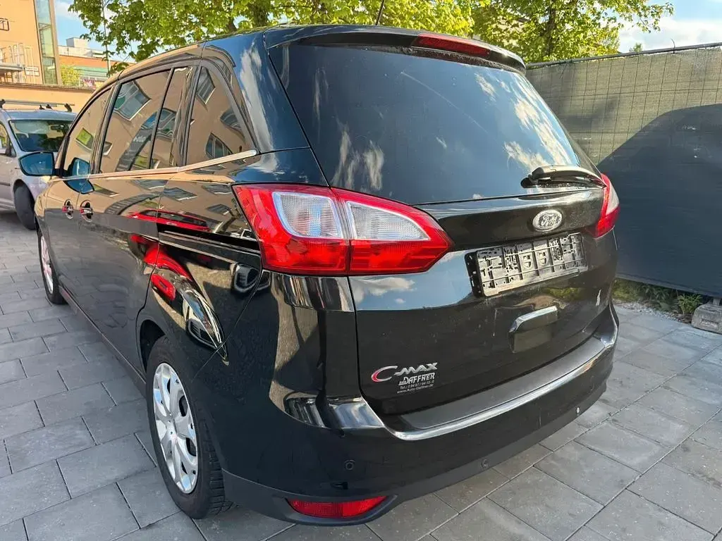 Używany Ford Grand C-Max SYNC Edition 182 KM (133 kW) 2014 Czarny Minivan