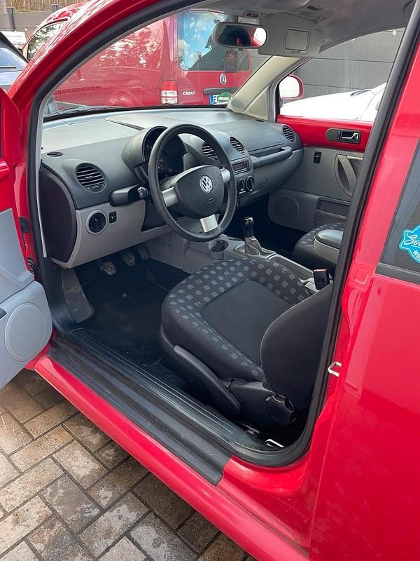 Gebraucht VW New Beetle 115 PS (84 kW) 1999 Rot Kleinwagen