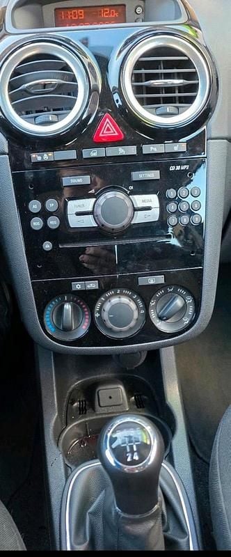 Gebraucht Opel Corsa 80 PS (58 kW) 2013 Kleinwagen