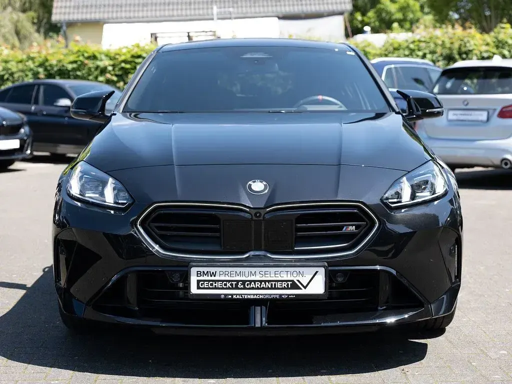 Gebraucht BMW M135 Performance 300 PS (220 kW) 2025 Schwarz Kleinwagen