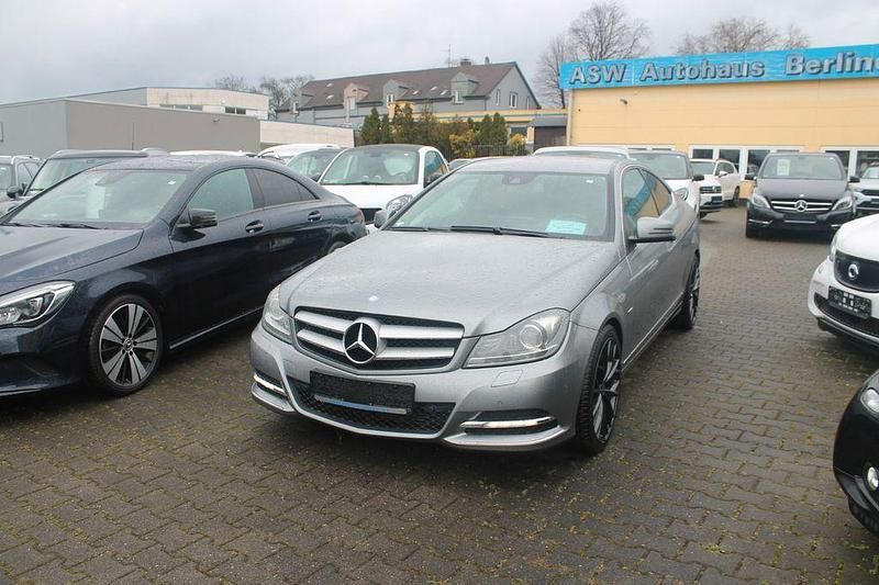 Gebraucht Mercedes C180 156 PS (114 kW) 2011 Grau Coupé