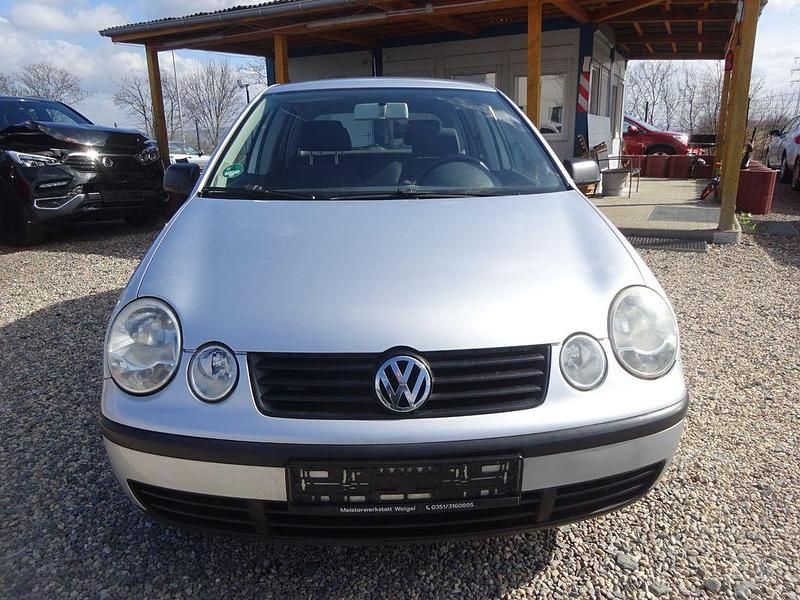 Gebraucht VW Polo 64 PS (47 kW) 2004 Silber Kleinwagen