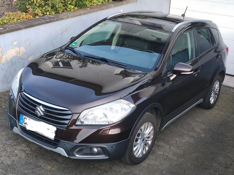 Braun Gebraucht 2013 Suzuki SX4 S-Cross Comfort+ Kleinwagen | 8.800 € (Guter Preis) - Bild 1/4