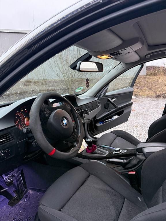 Gebraucht BMW 325 197 PS (144 kW) 2008 Schwarz Kombi