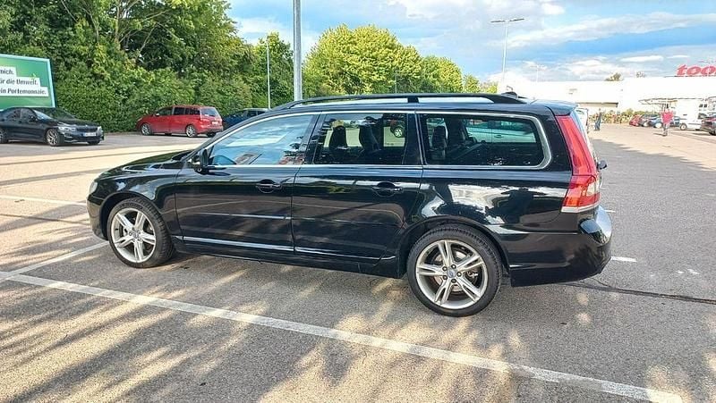 Schwarz Gebraucht 2016 Volvo V70 Kombi | 10.990 € (Superpreis) - Bild 1/4