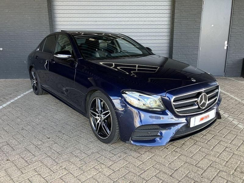 Gebraucht Mercedes E220 AMG 194 PS (142 kW) 2019 Blau Limousine