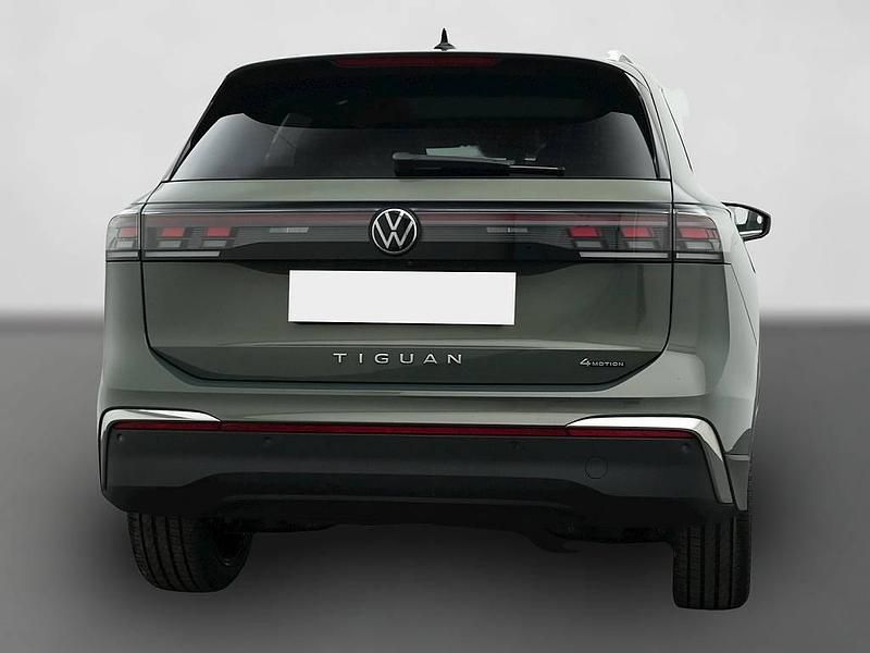 Gebraucht VW Tiguan Elegance 193 PS (141 kW) 2024 Grün SUV