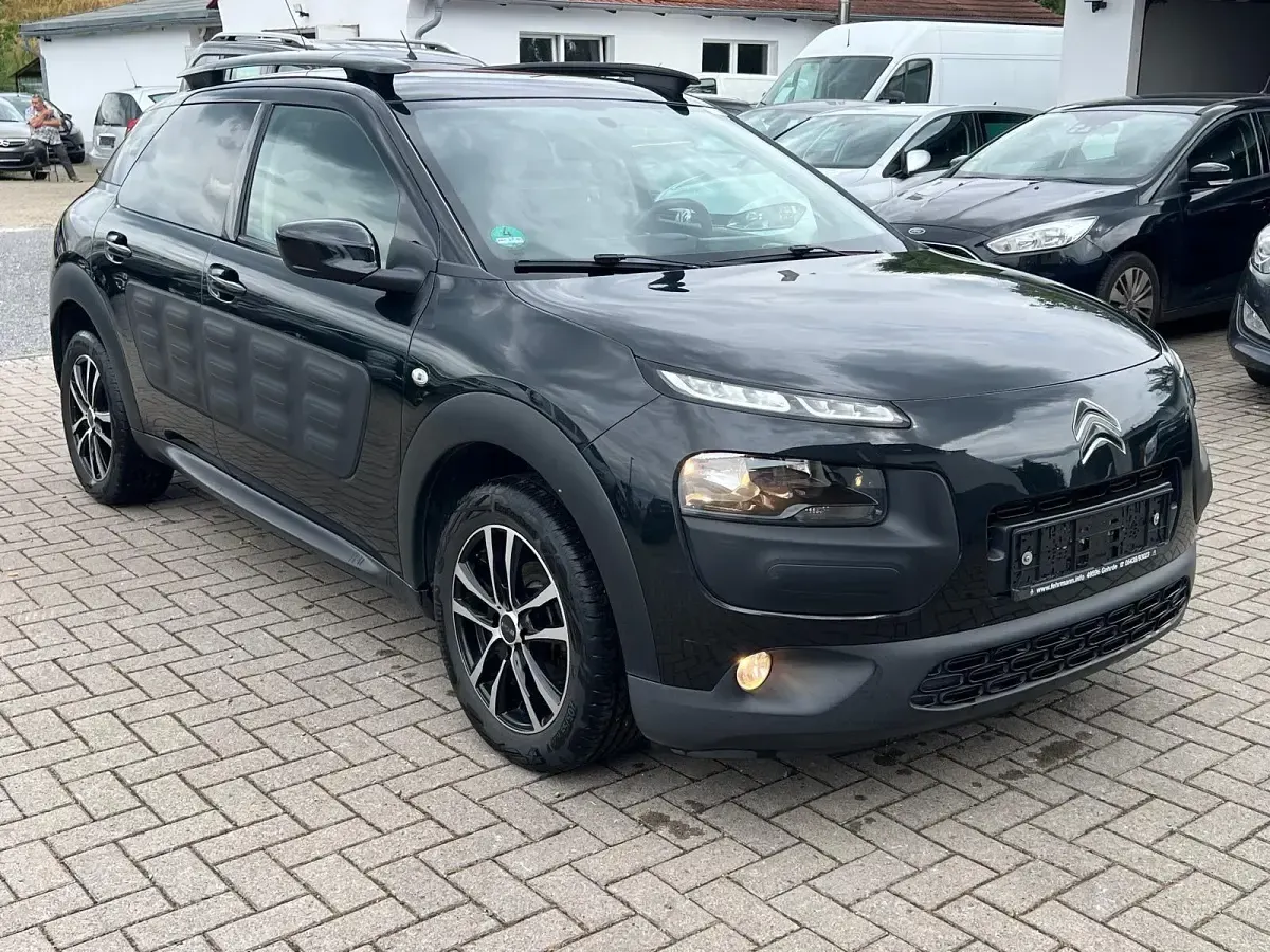 Gebraucht Citroën C4 Feel 82 PS (60 kW) 2015 Schwarz Limousine