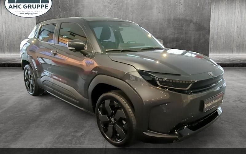 Neu Toyota Urban Cruiser Lounge 128 kW (175 PS) 2026 Grau SUV