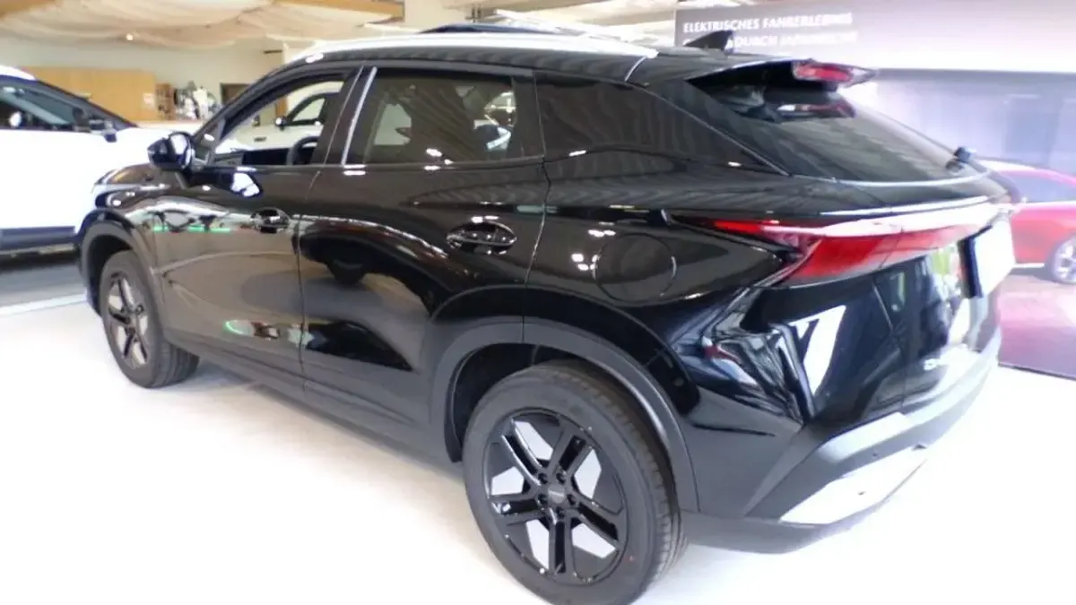 Neu Omoda 5 224 PS (164 kW) 2026 Carbon crystal black SUV