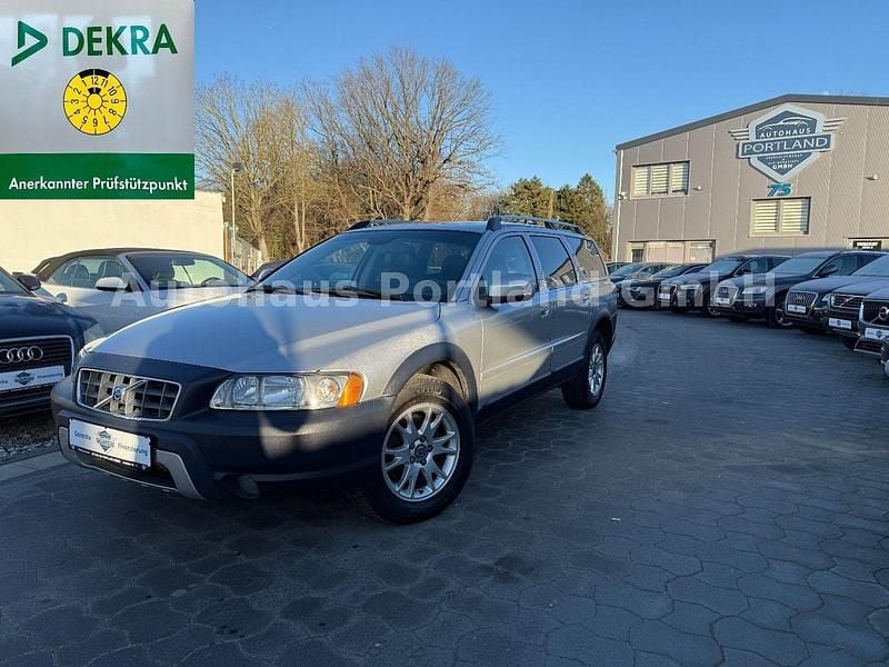 Silber Gebraucht 2006 Volvo XC70 Momentum Kombi | 11.999 € (Teuer) - Bild 1/4