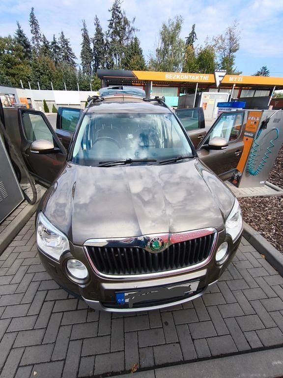 Braun Gebraucht 2010 Skoda Yeti SUV | 2.000 € (Superpreis) - Bild 1/4