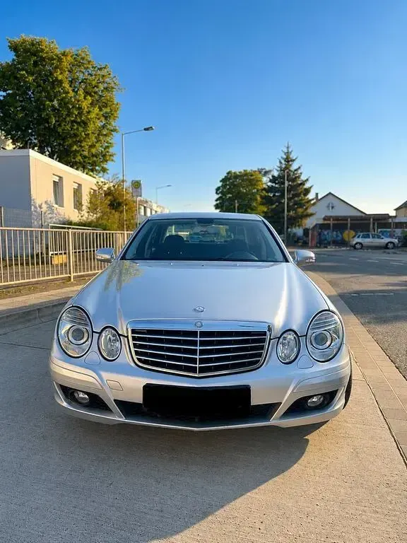 Gebraucht Mercedes E220 170 PS (125 kW) 2008 Silber Limousine