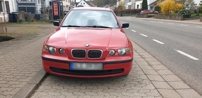 Gebraucht BMW 316 116 PS (85 kW) 2001 Rot Kleinwagen