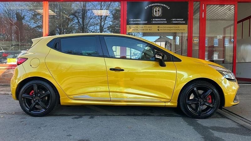 Gebraucht Renault Clio R.S. R.S. 200 PS (147 kW) 2014 Gelb Kleinwagen