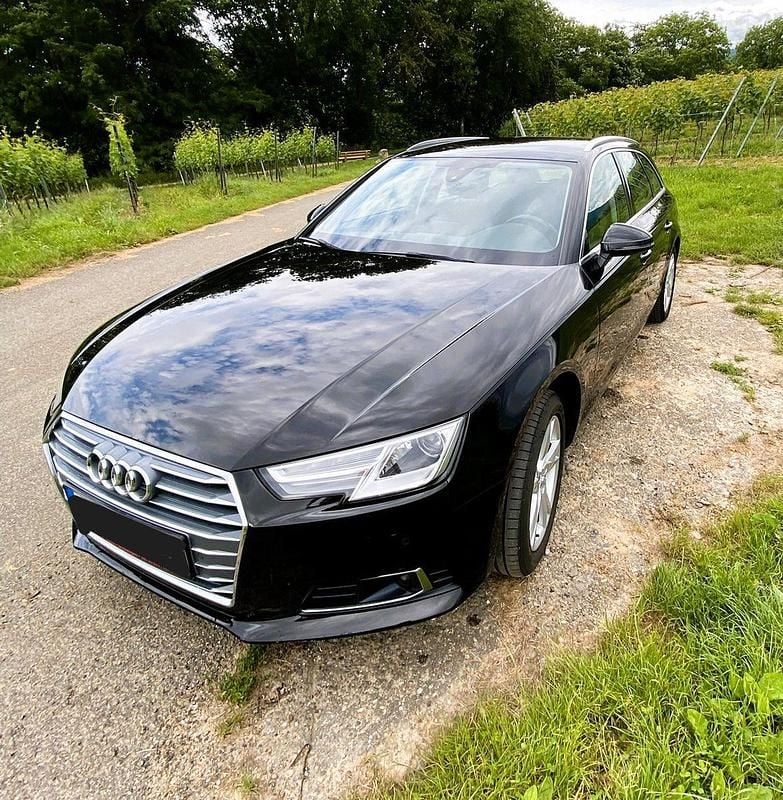 Schwarz Gebraucht 2017 Audi A4 Kombi | 14.200 € (Guter Preis) - Bild 1/4