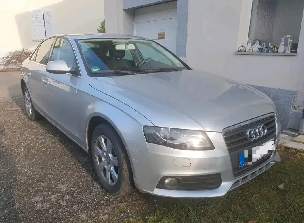 Używany Audi A4 2010 Srebrny Sedan/Limuzyna