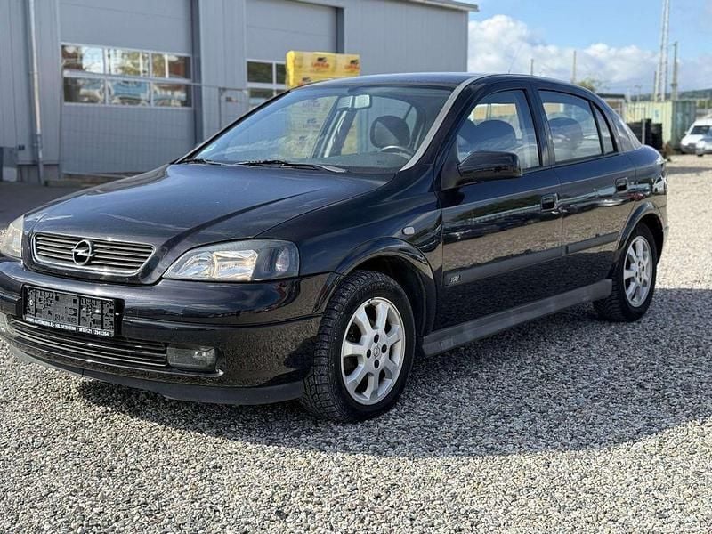 Gebraucht Opel Astra 103 PS (75 kW) 2004 Schwarz Limousine