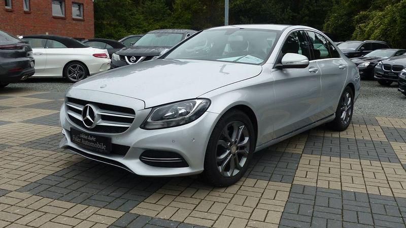 Iridiumsilber Gebraucht 2015 Mercedes C180 Avantgarde Limousine | 17.800 € (Guter Preis) - Bild 1/4