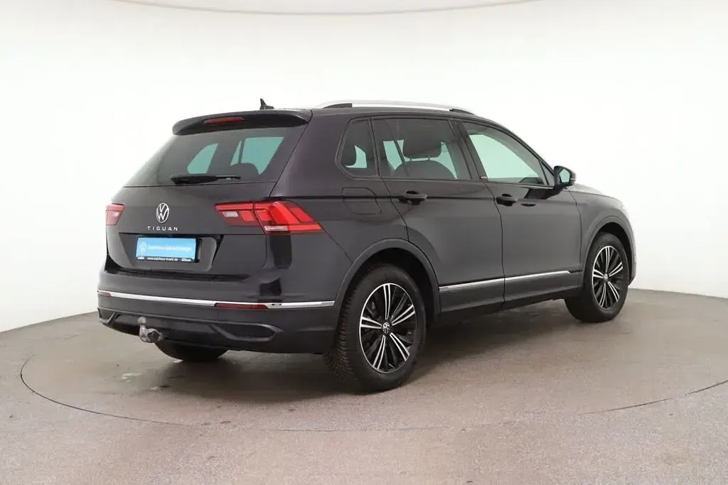 Gebraucht VW Tiguan Active 150 PS (110 kW) 2022 Schwarz SUV