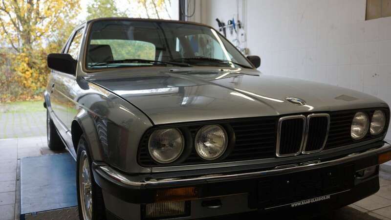 Blau Gebraucht 1986 BMW 318 Cabrio | 9.999 € - Bild 1/4
