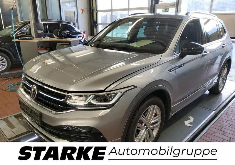 Gebraucht VW Tiguan Allspace Style 190 PS (139 kW) 2022 Pyrit silber metallic SUV