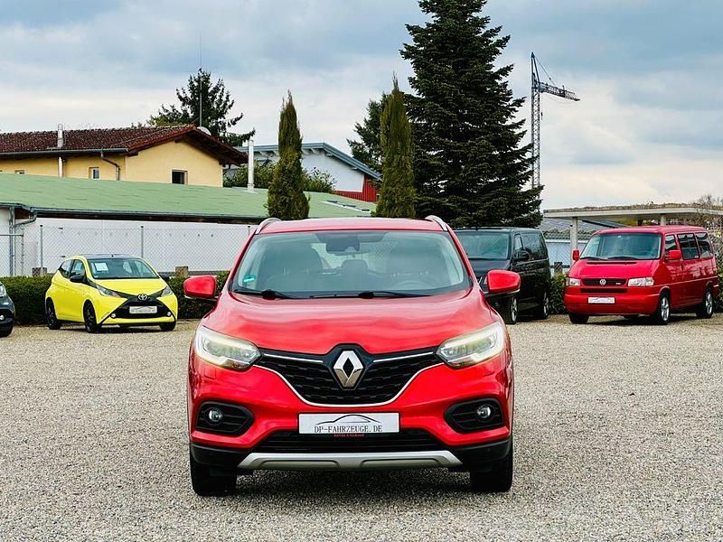 Gebraucht Renault Kadjar LIMITED 140 PS (102 kW) 2019 Rot SUV