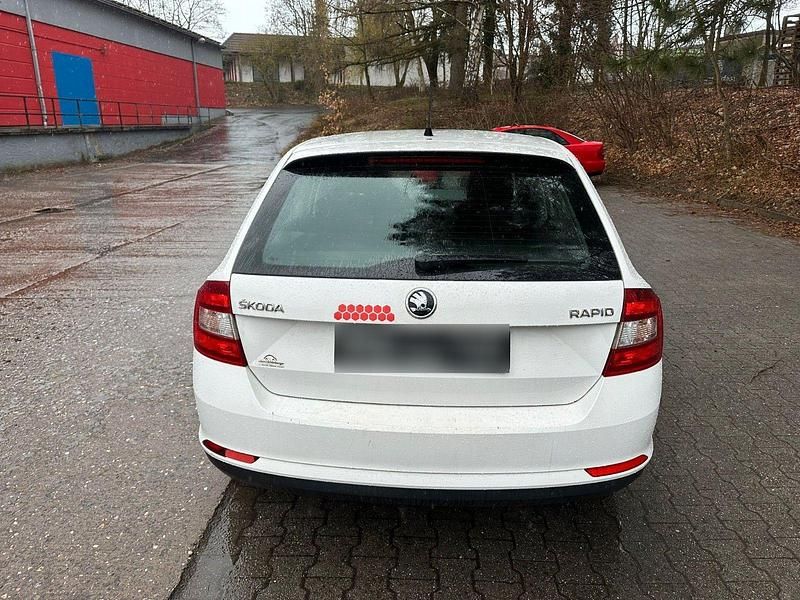 Second-hand Skoda Rapid Active 90 CP (66 kW) 2014 Alb Hatchback
