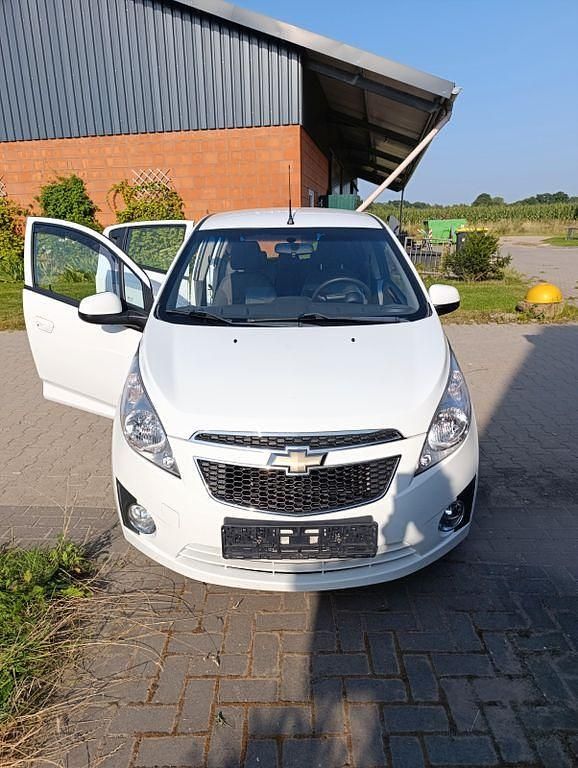 Weiß Gebraucht 2011 Chevrolet Spark LS Kleinwagen | 3.400 € (Fairer Preis) - Bild 1/4
