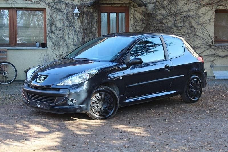 Gebraucht Peugeot 206+ 60 PS (44 kW) 2009 Schwarz Kleinwagen