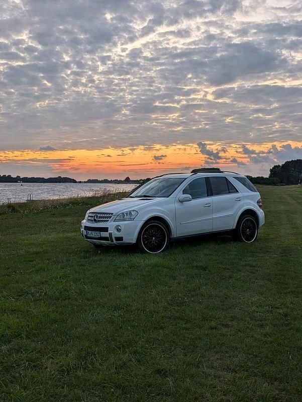 Weiß Gebraucht 2008 Mercedes ML420 SUV | 11.500 € - Bild 1/4