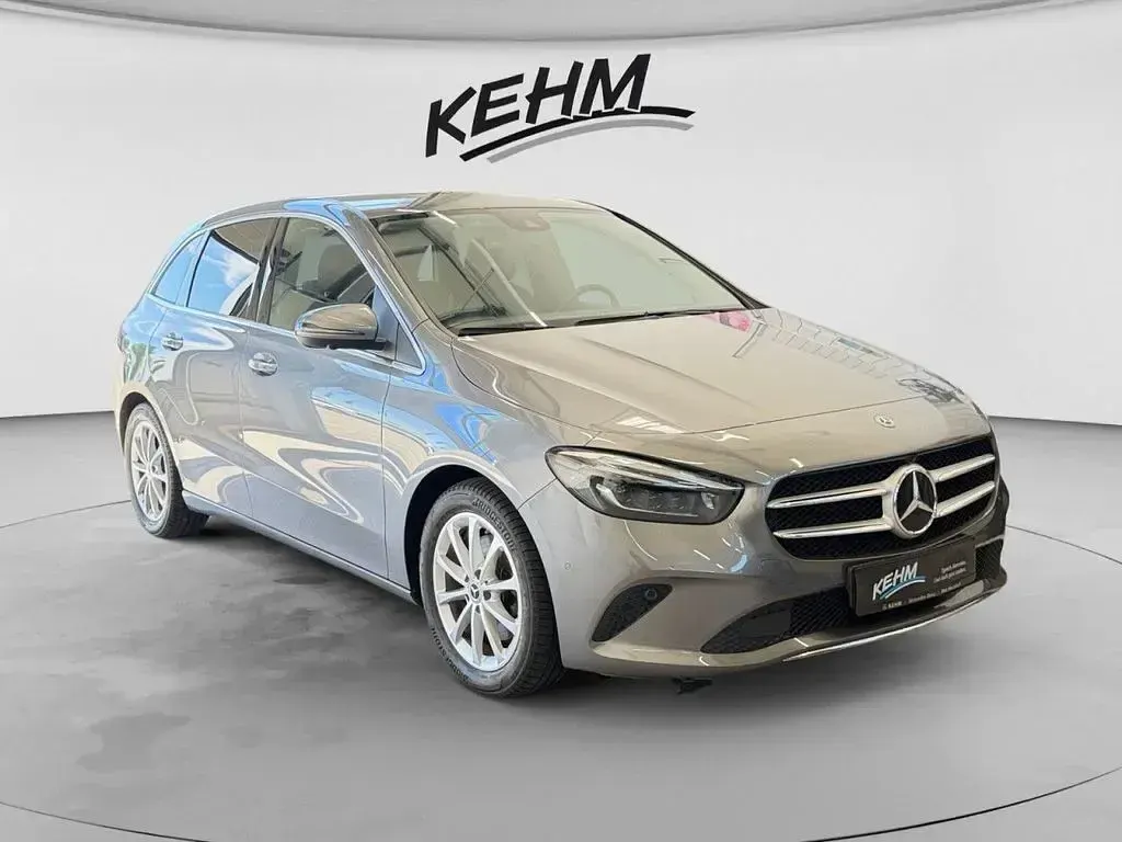 Gebraucht Mercedes B220 Progressive 190 PS (139 kW) 2019 Mountain grau (metallic) Kleinwagen