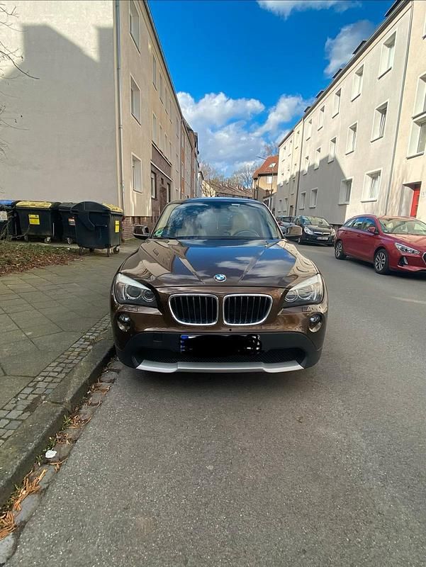 Gebraucht BMW X1 156 PS (114 kW) 2011 Braun SUV