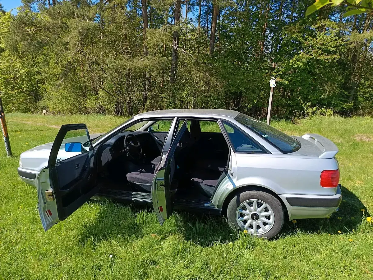 Second-hand Audi 80 90 CP (66 kW) 2002 Argintiu Berlinǎ