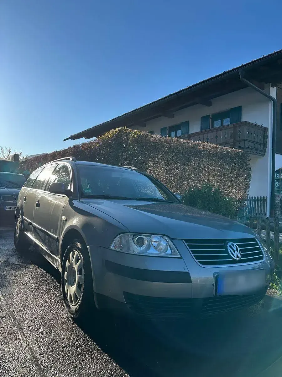 Gebraucht VW Passat Basis 116 PS (85 kW) 2003 Silber Limousine