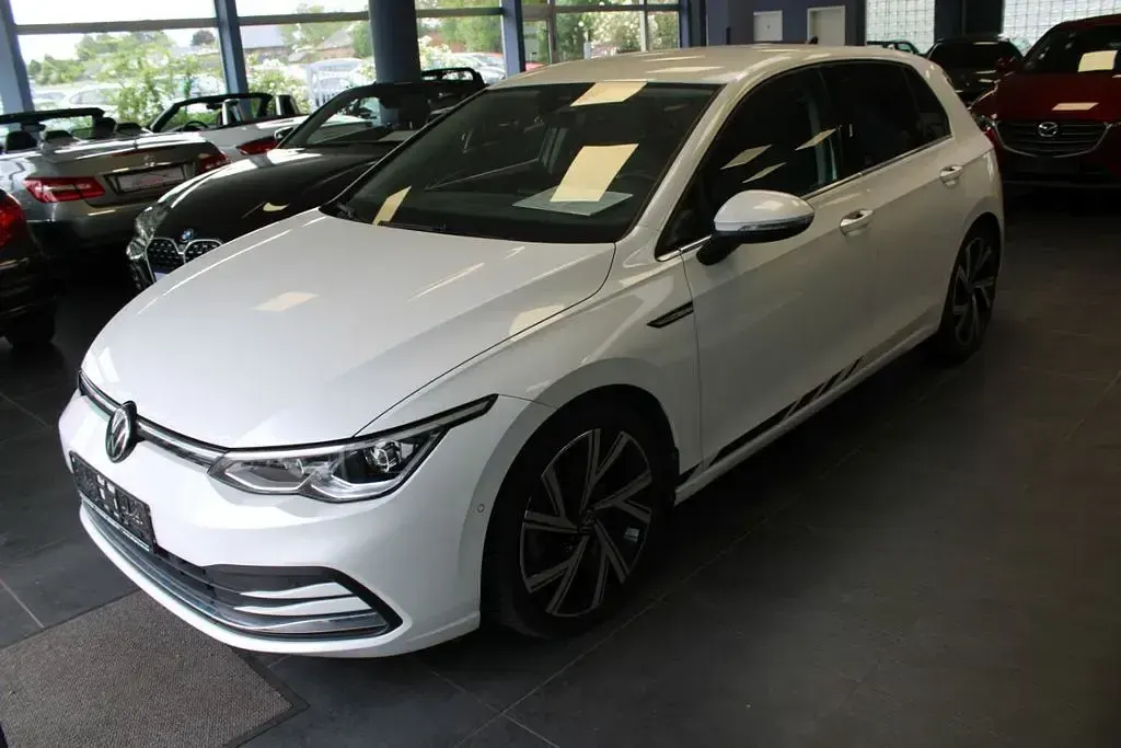 Gebraucht VW Golf VIII Style 190 PS (139 kW) 2023 Weiß Limousine