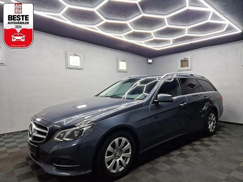 Silber Gebraucht 2015 Mercedes E220 Avantgarde Limousine | 16.880 € (Fairer Preis) - Bild 1/4