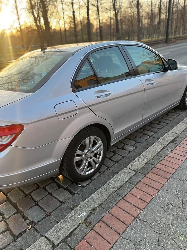 Gebraucht Mercedes C180 156 PS (114 kW) 2007 Silber Limousine