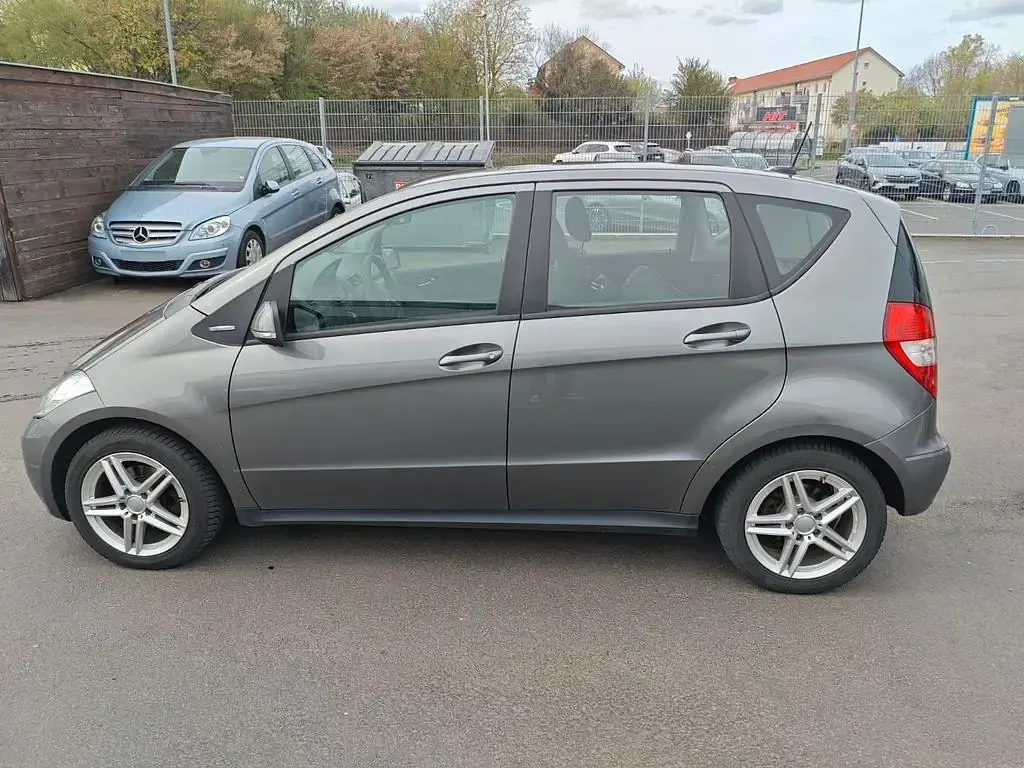 Gebraucht Mercedes A160 95 PS (69 kW) 2011 Grau Limousine