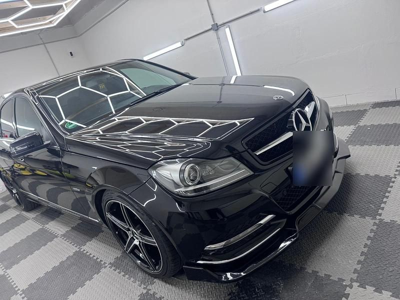 Gebraucht Mercedes C220 AMG 200 PS (147 kW) 2012 Schwarz Limousine