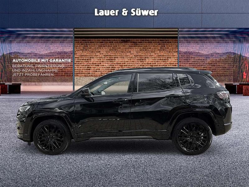 Usado Jeep Compass 241 HP (177 kW) 2022 Preto SUV