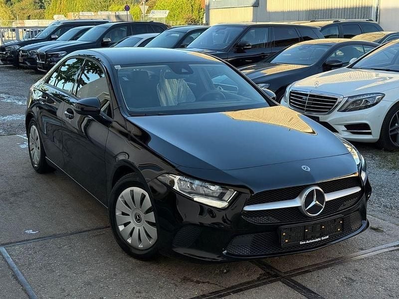 Schwarz Gebraucht 2023 Mercedes A180 Limousine | 23.500 € (Superpreis) - Bild 1/4