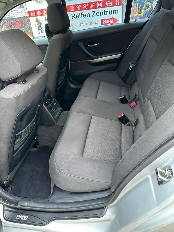 Gebraucht BMW 325 218 PS (160 kW) 2005 Silber Limousine