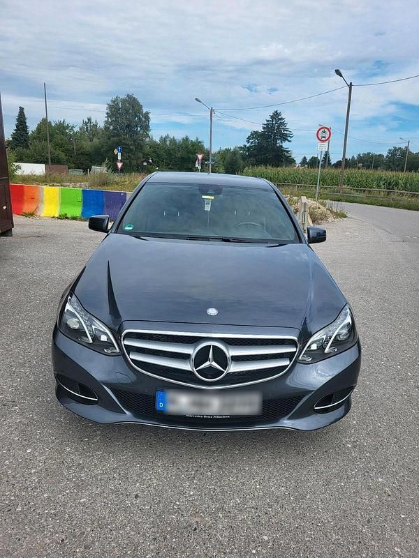 Gebraucht Mercedes E250 Avantgarde 204 PS (150 kW) 2015 Grau Limousine