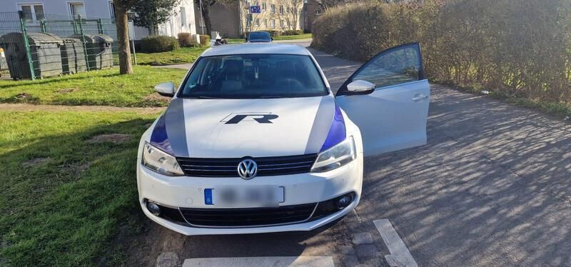 Weiß Gebraucht 2011 VW Jetta Limousine | 4.800 € (Guter Preis) - Bild 1/4