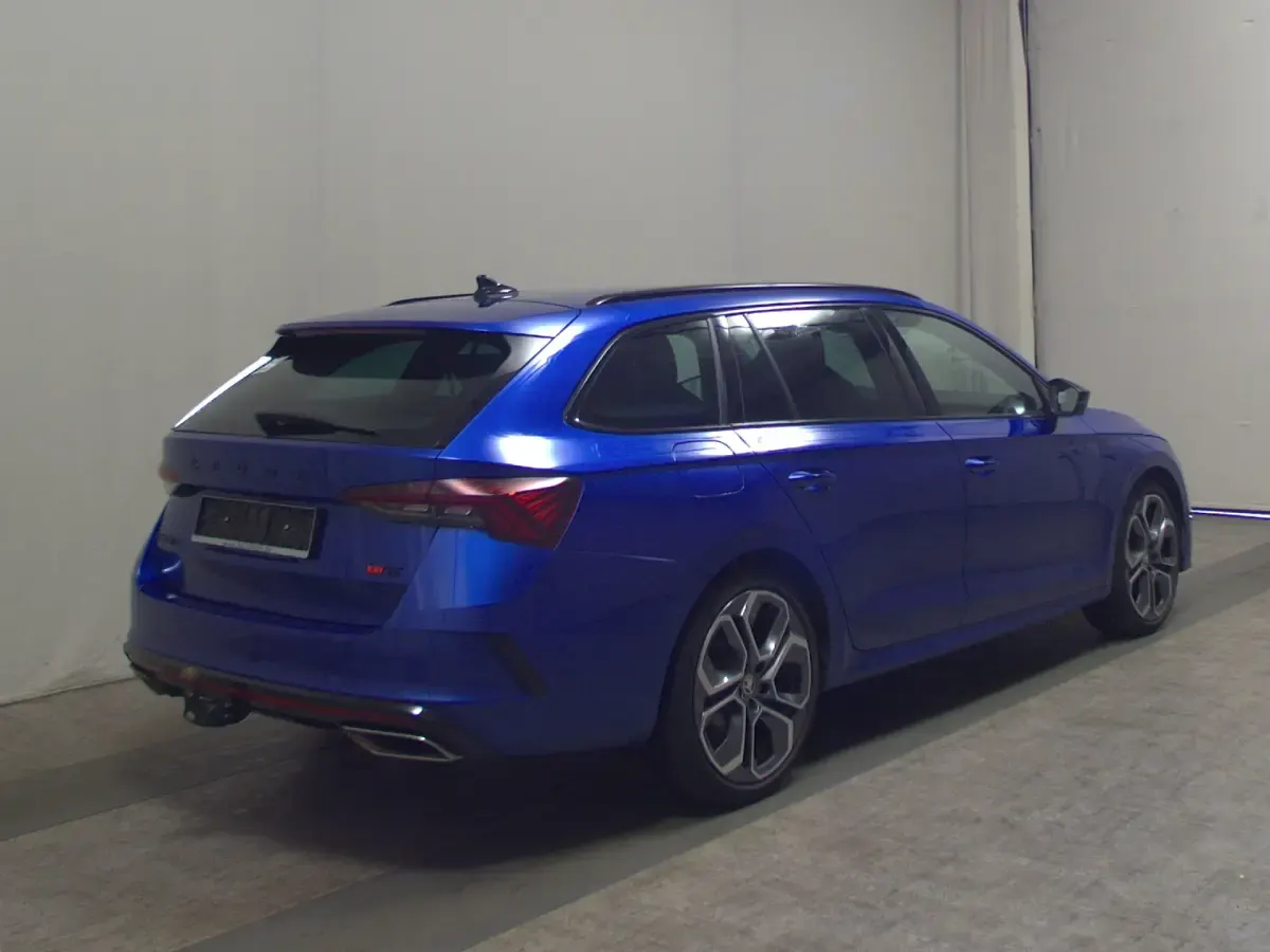 Second-hand Skoda Octavia RS 200 CP (147 kW) 2023 Albastru Break