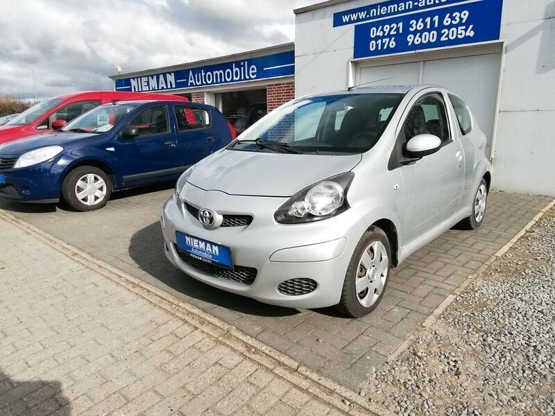 Silber Gebraucht 2009 Toyota Aygo Cool Kleinwagen | 3.880 € (Fairer Preis) - Bild 1/4