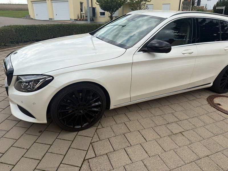 Weiß Gebraucht 2015 Mercedes C220 Kombi | 17.350 € (Fairer Preis) - Bild 1/4