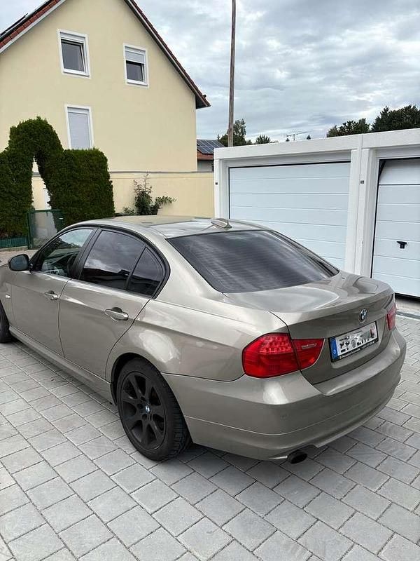 Gebraucht BMW 318 Exclusive 143 PS (105 kW) 2011 Limousine